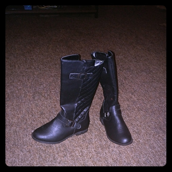 Boots never worn - Picture 1 of 1